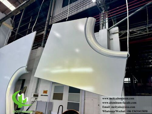 последние новости компании о Тенденции архитектурных фасадов в 2026 году: почему алюминиевая плоская панель является лучшим выбором для современных штор?