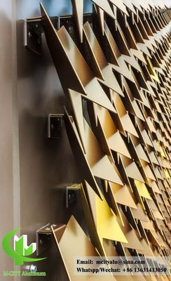 Хорошая цена Панель покрытия алюминия с покрытием в золотом цвете с настраиваемым дизайном для фасада здания онлайн
