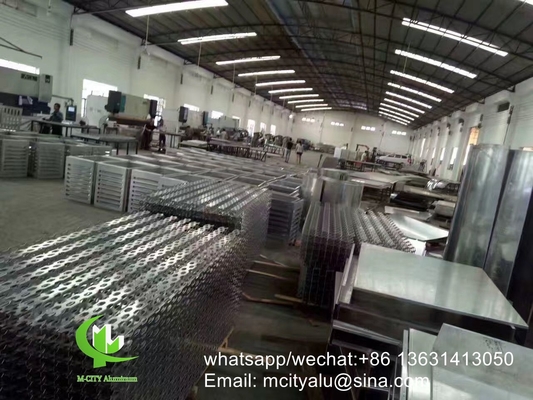 Лазерный экран CNC Перфорированная 2,5 мм Металлическая алюминиевая облицовочная панель для шторы стены с латуниным цветом