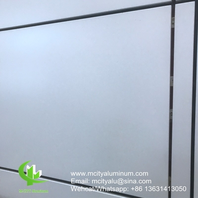 PVDF Металлический алюминиевый потолок, используемый для наружной отделки здания