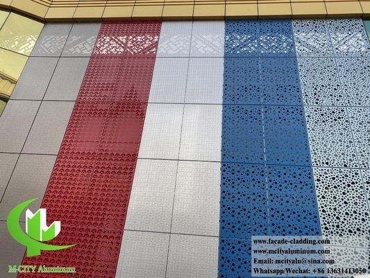 Перфорирующие массивные алюминиевые панели облицовки фасадов красный цвет для внешнего украшения PVDF