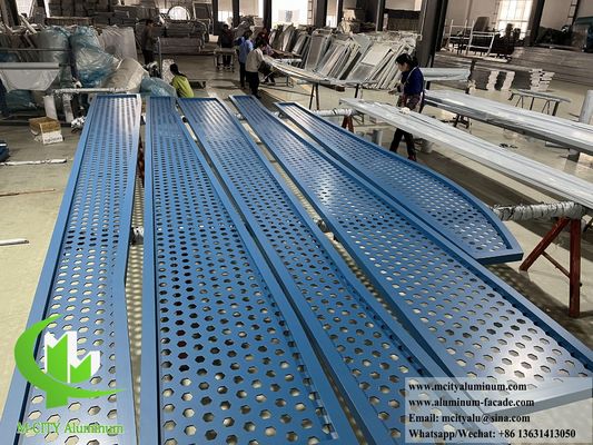Хорошая цена Алюминиевый экран с перфорированными металлическими пластинами для декорации фасадов онлайн