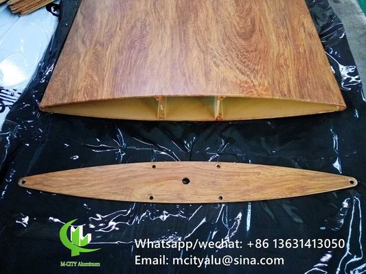 Хорошая цена Деревянная отделка 6063-T5/T6 Алюминиевая аэрофольга с шириной от 100 до 600 мм для архитектурных фасадов онлайн