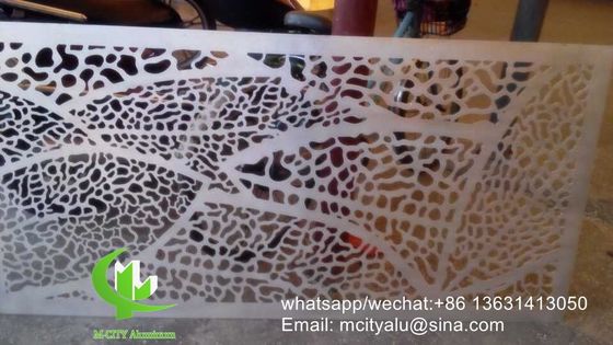 Хорошая цена Алюминиевая декоративная панель из ПВДФ с настраиваемыми узорами для фасада и шторы в 1000x2000 мм онлайн